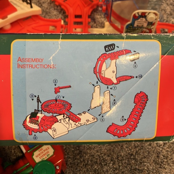The North Pole Express semi-working -possibly fixable? 4 parts? Santa Train - Picture 12 of 13